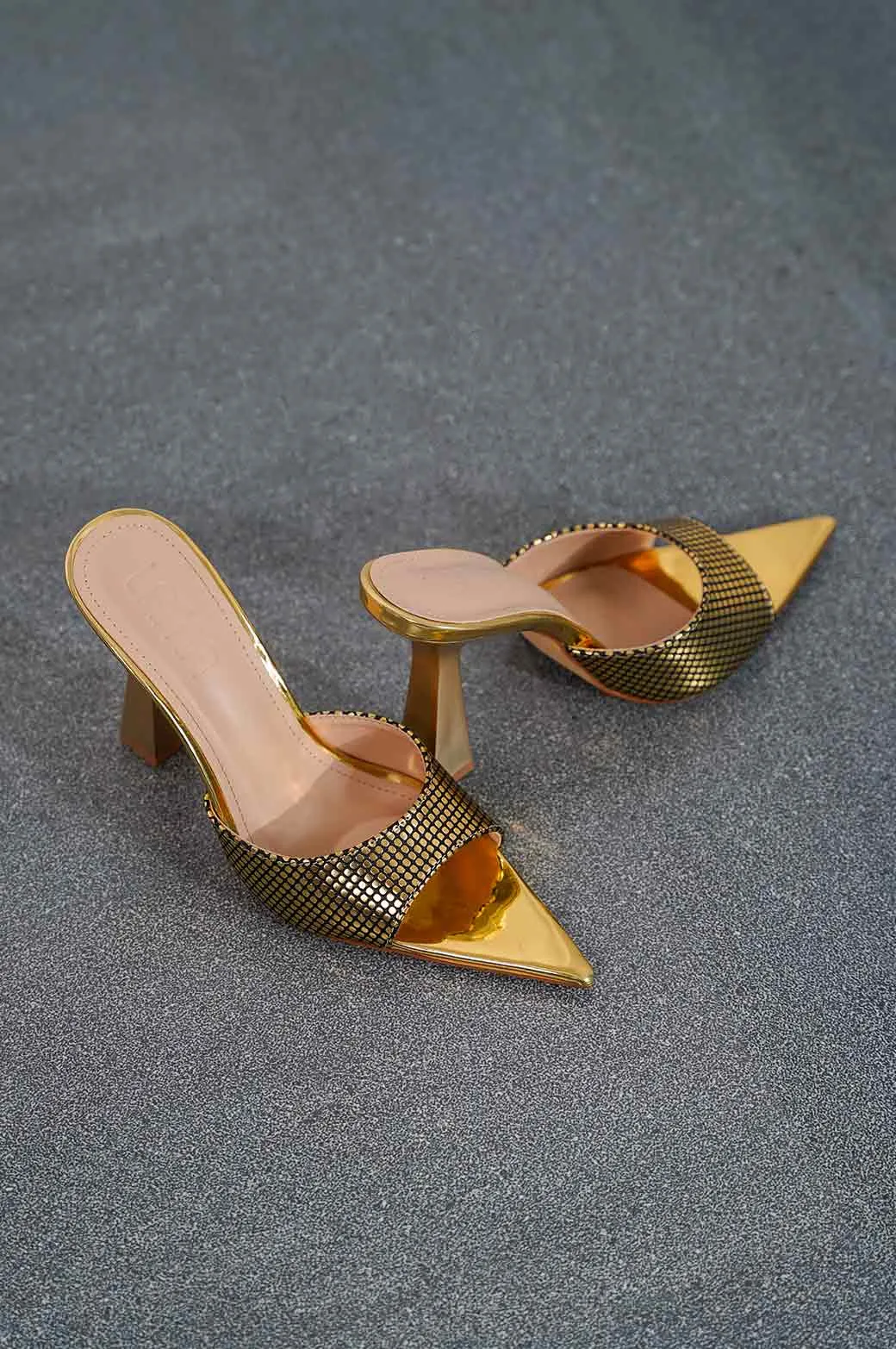 POINTED GOLD HEELS